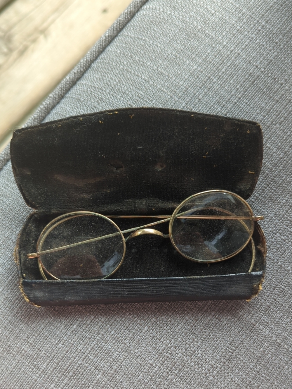 Art Nouveau Wire Frame Glasses